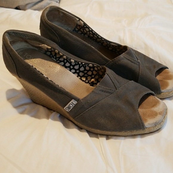 Tom's grey canvas wedge - Picture 2 of 3